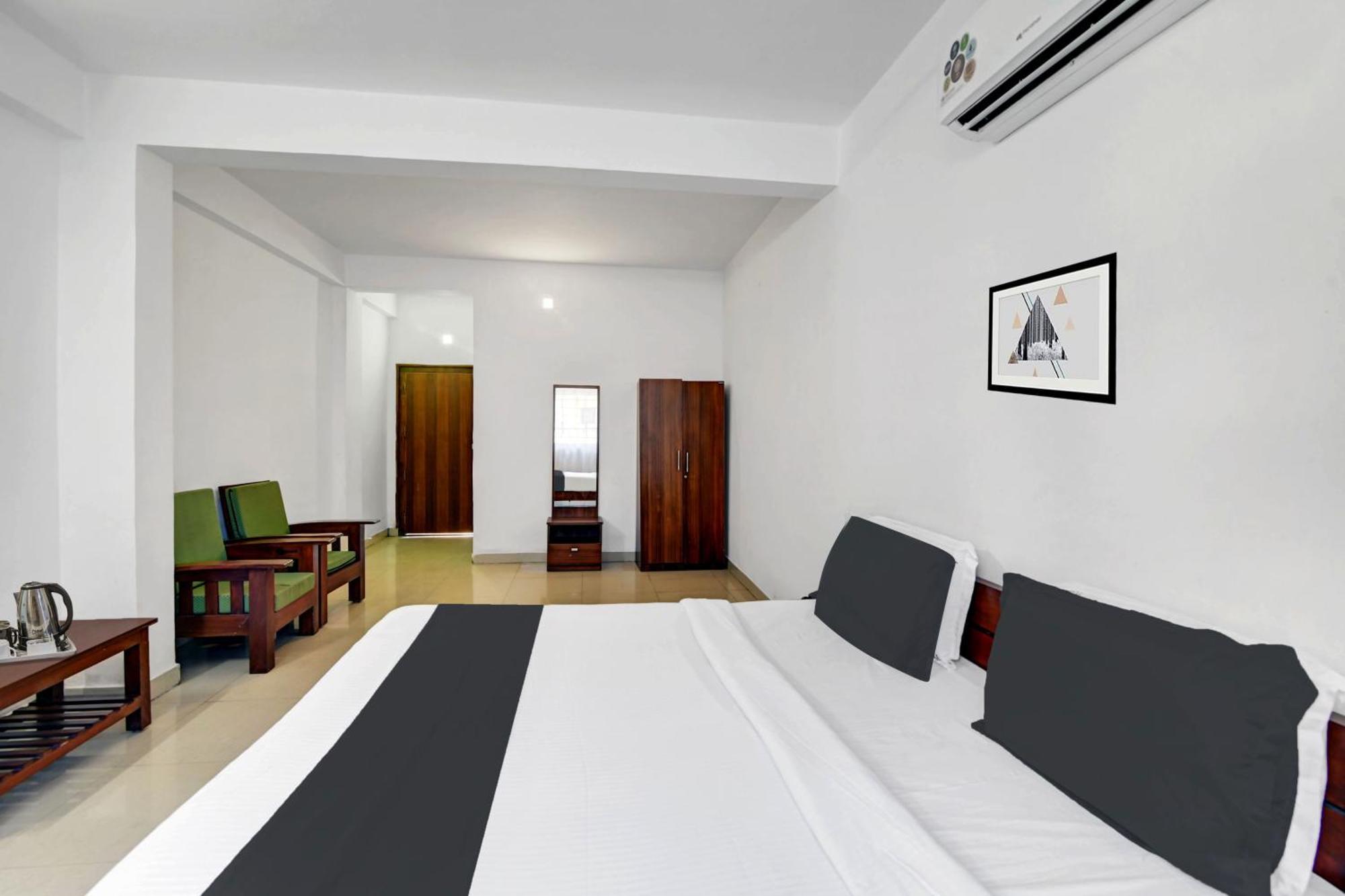 Super Collection O Madikeri City Center Near Ksrtc Bus Stand Coorg Formerly Hotel Ragsys Мадікері Екстер'єр фото
